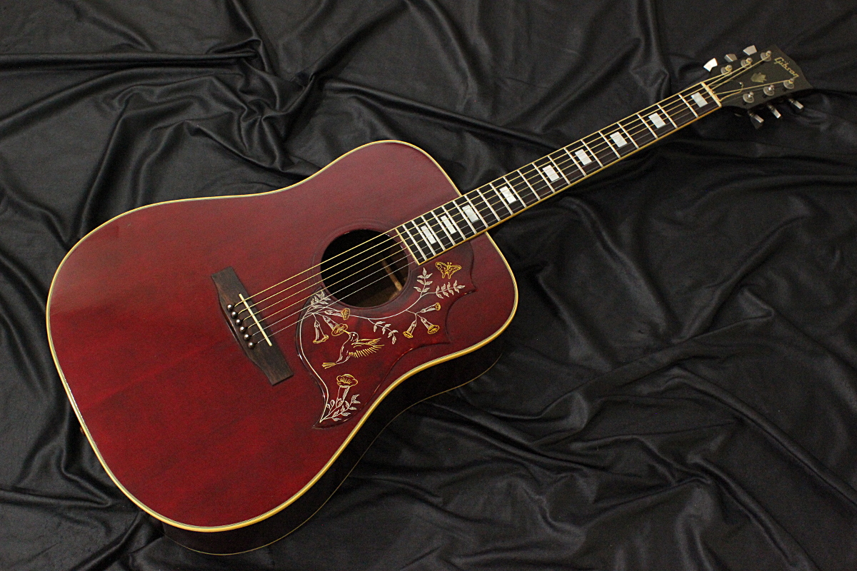 Gibson 1976y Hummingbird 